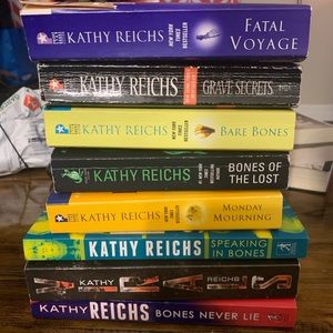 Kathy Reichs 8 book bundle